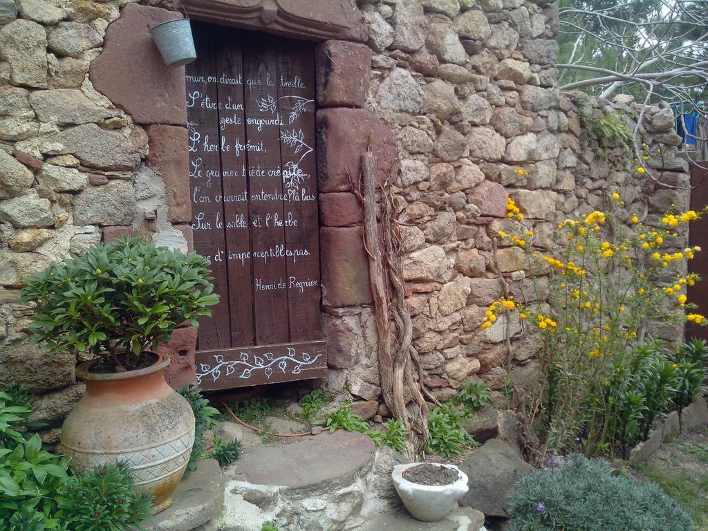 Le Clos De La Source Bed and Breakfast Le Bousquet-d'Orb Eksteriør billede