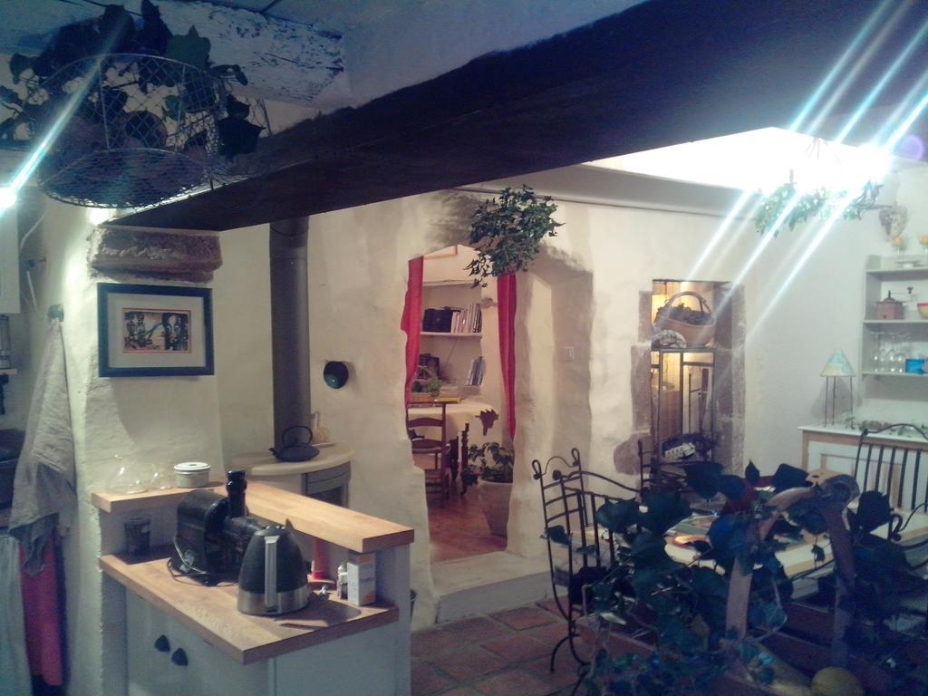 Le Clos De La Source Bed and Breakfast Le Bousquet-d'Orb Eksteriør billede